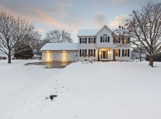 118 Old Orchard Ln, Neenah, WI 54956
