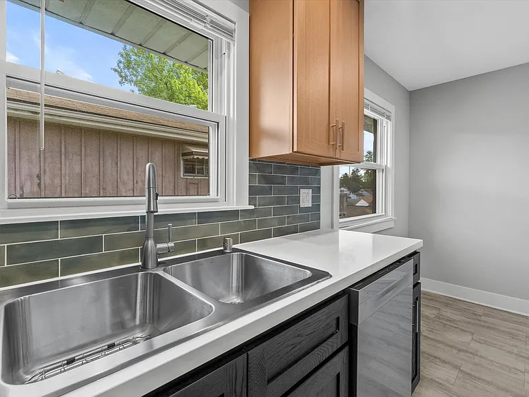 7029 W Hampton Ave — Photo 6