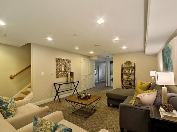 4th image of 1034 Quebec Pl NW