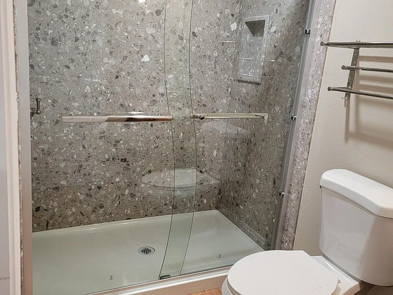 2604 Sierra Vista Ct #G — Photo 11