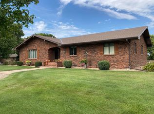5730 W Dld Rd, Juniata, NE 68955