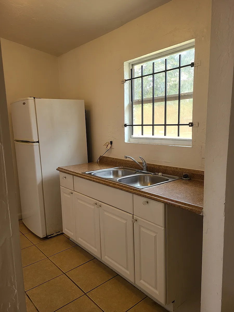 Building Photo - 4141 Lorenzo Ct #3