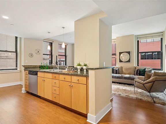 3rd image of 314 N Broadway St #608