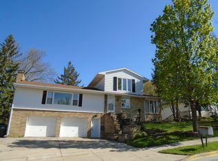 801 4th St, Baraboo, WI 53913