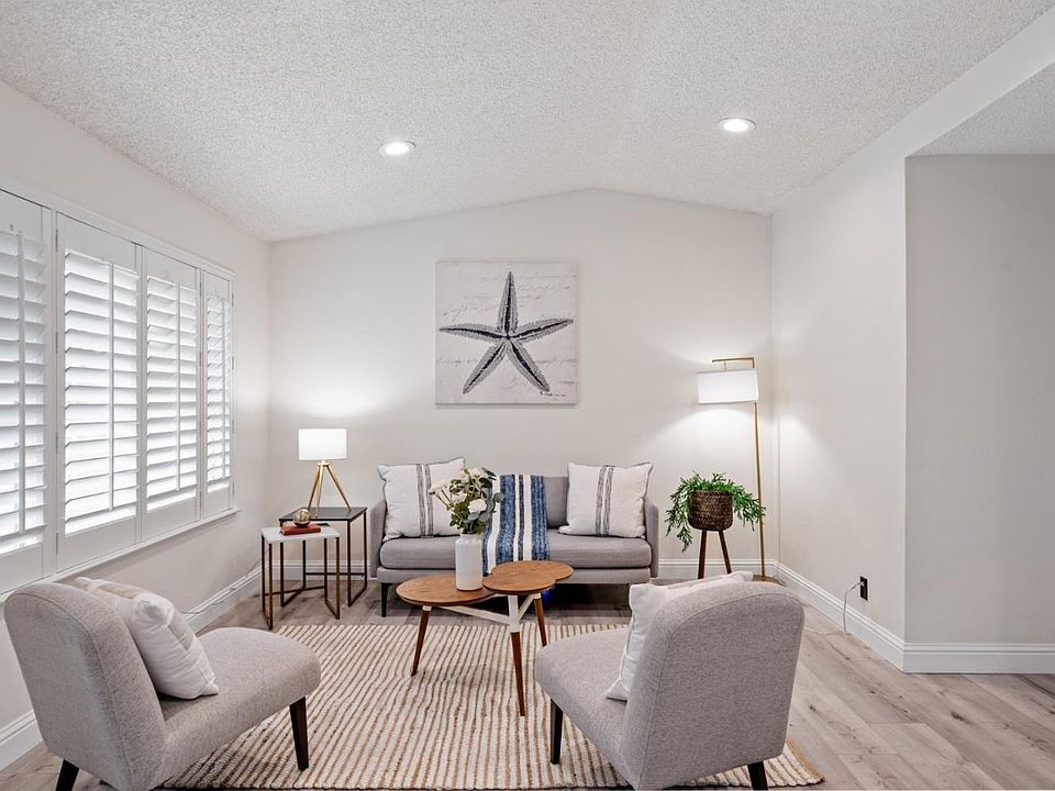 1st image of 425 Avenida Arboles