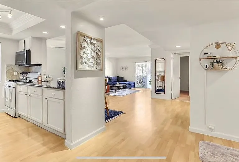 400 N Sunrise Way — Photo 1
