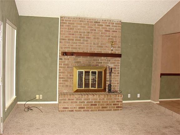 3rd image of 1605 Brazos Ave