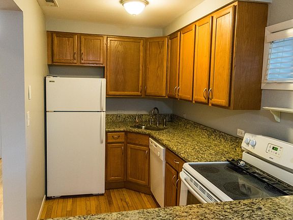 4th image of 1320 N Hoyne Ave