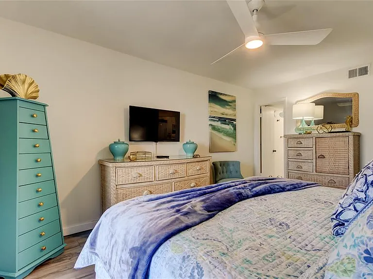 1270 Gulf Blvd #304 — Photo 21