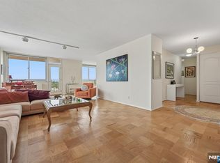 2150 Center Ave APT 15E, Fort Lee, NJ 07024