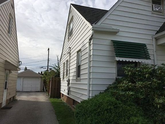 4th image of 18304 Edinboro Ave