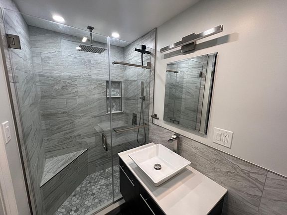 3rd image of 6408 Barrington Dr