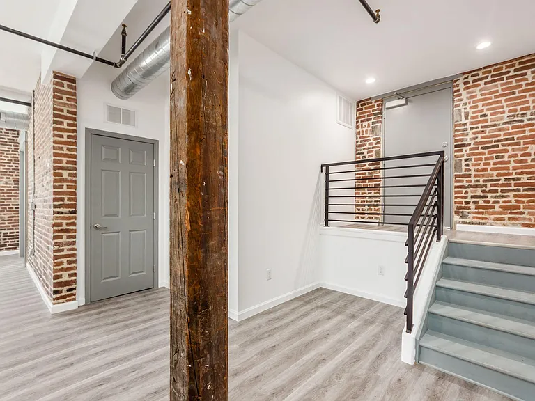 218 E Main St #2-D — Photo 11