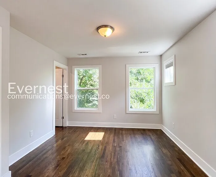 336 Queen Ave — Photo 26