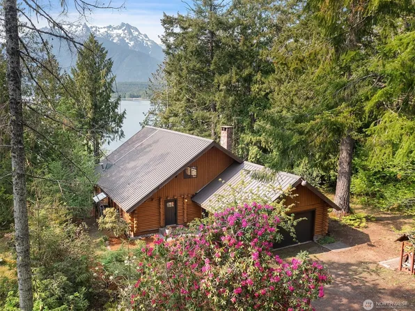 5811 N Lake Cushman Road, Hoodsport, WA 98548