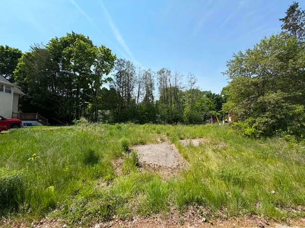10 Hersey Avenue, Bangor, ME 04401