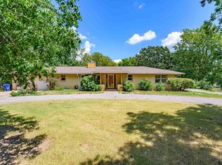 3820 S Hoover Rd, Wichita, KS 67215