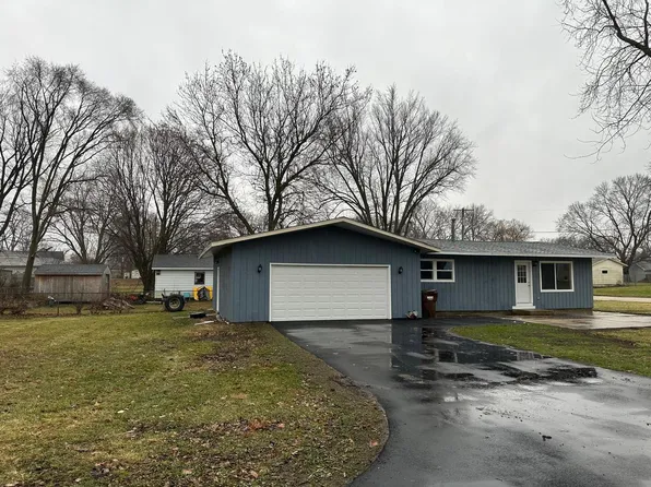 307 Grant St, Harvard, IL 60033