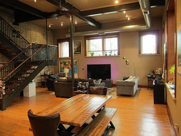4th image of 1105 N Court St APT 202