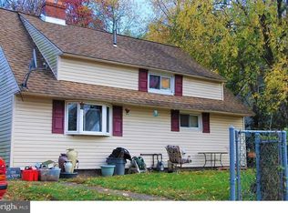 9335 Campus Ln, Philadelphia, PA 19114