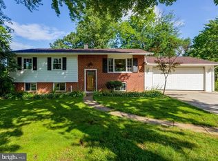 7829 Heritage Dr, Annandale, VA 22003