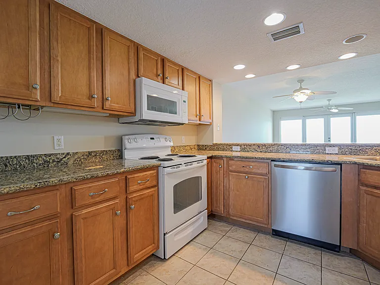 2700 Ocean Dr #208S — Photo 14