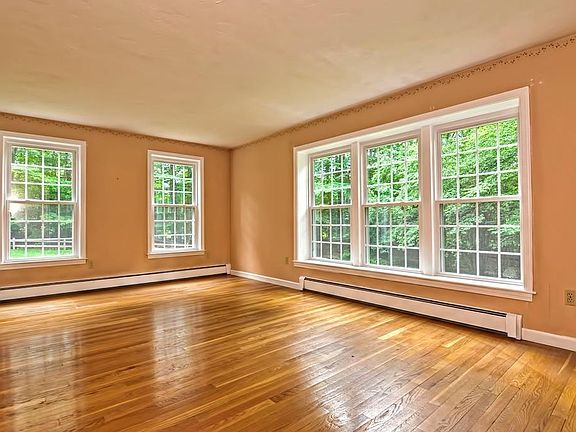 4th image of 6 Bogastow Cir
