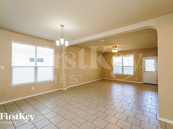 5th image of 13426 Frio Parke