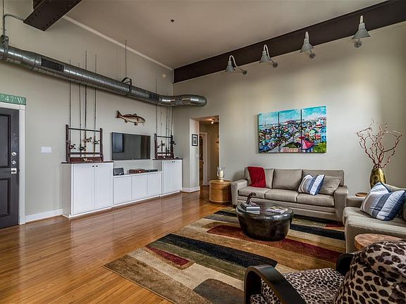 4th image of 415 Kempner St Unit 5