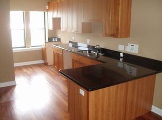 3001 W Gunnison St APT 1S, Chicago, IL 60625