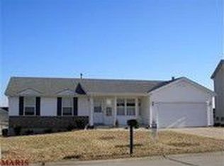 1727 Summergate Ct, Saint Charles, MO