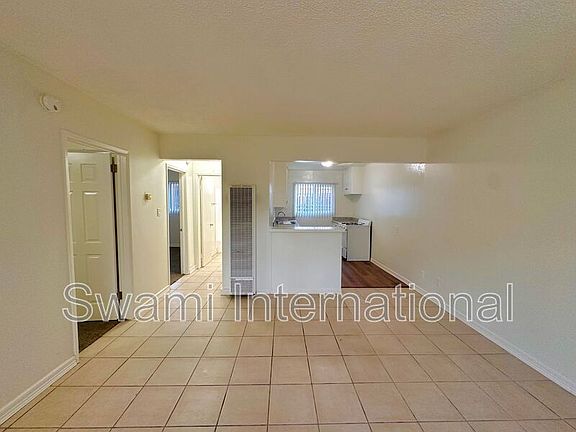 4th image of 616 W 94th St Unit 3