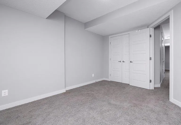 226 Redstone Dr NE — Photo 32