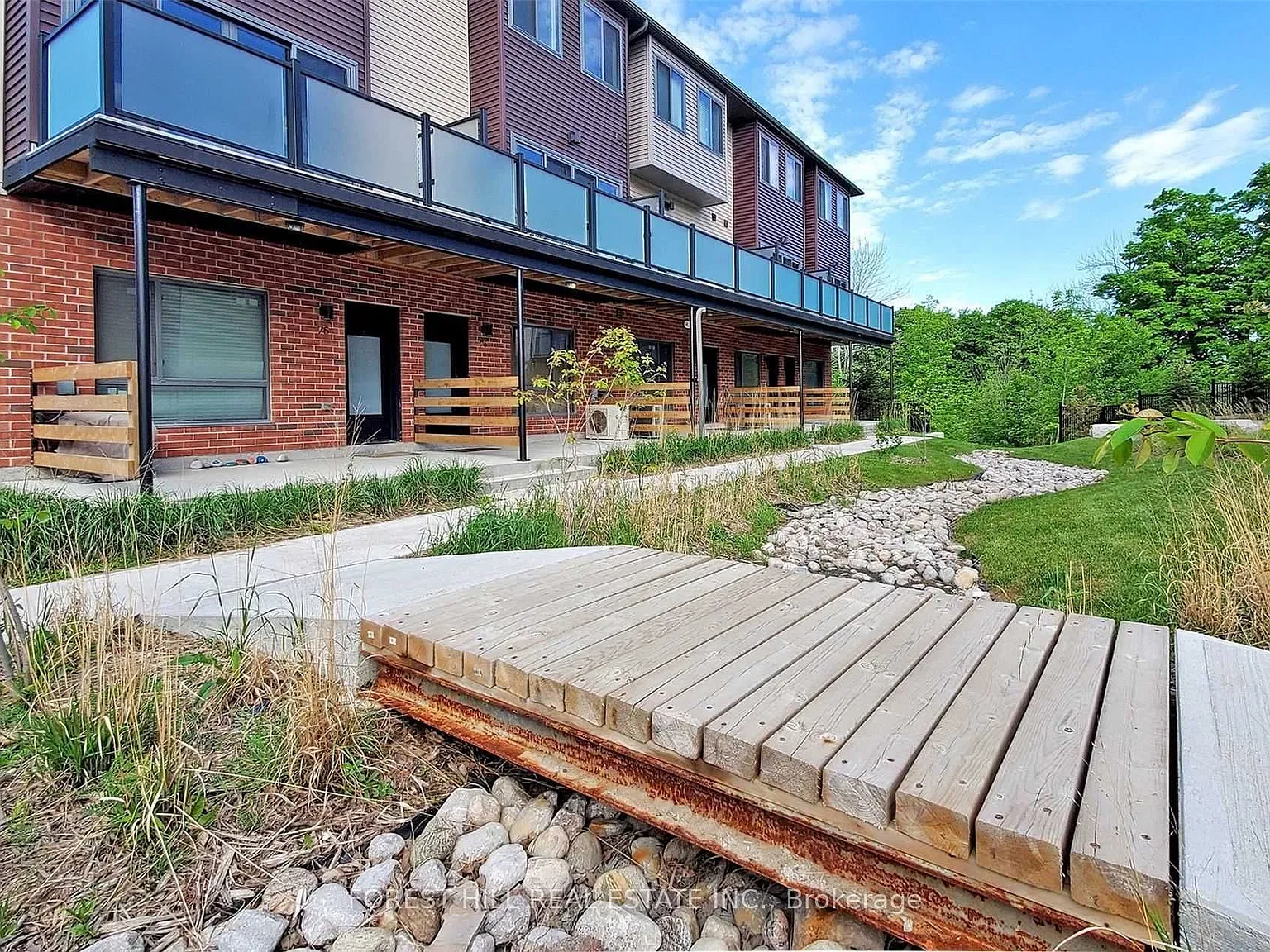 3 bed, $2,600 — Photo 2