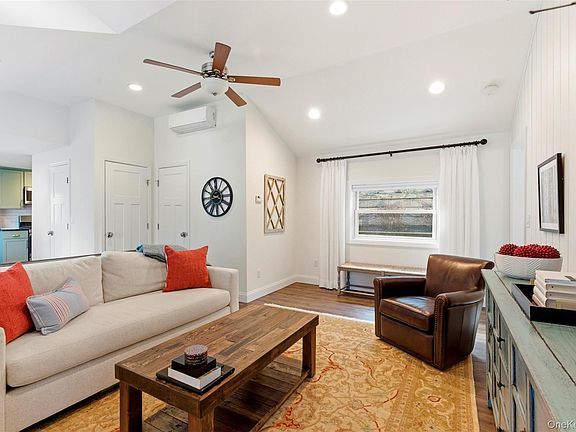 4th image of 331 Hudson Terrace