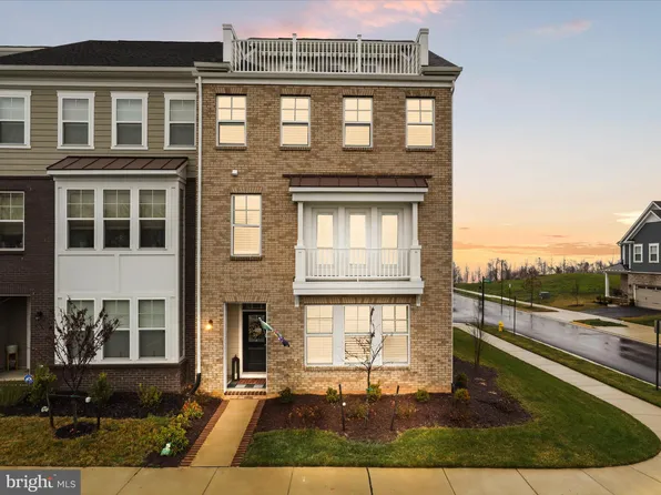 1450 Meadowlark Glen Rd, Dumfries, VA 22026