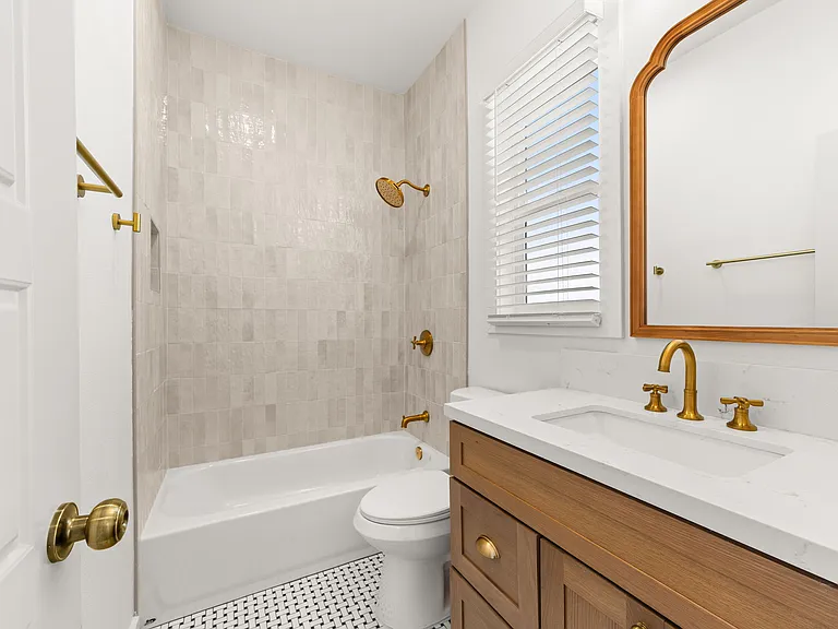 1003 Alta St #B — Photo 2