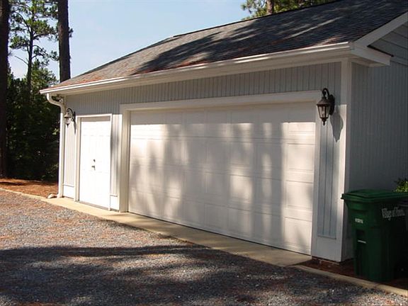 3 Car Garage!