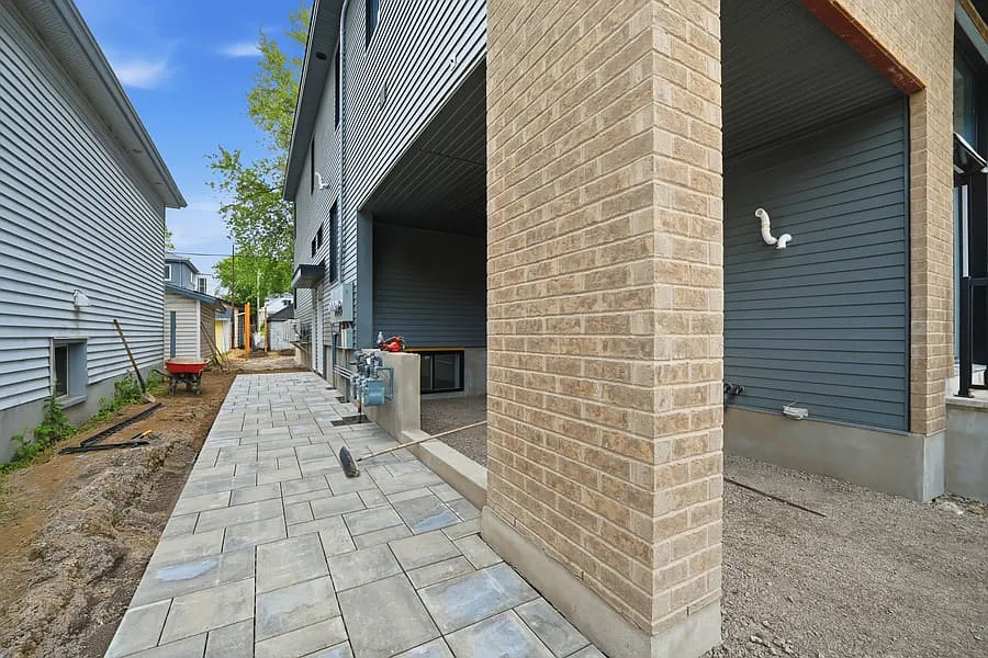 155 Glynn Ave Unit B — Photo 2