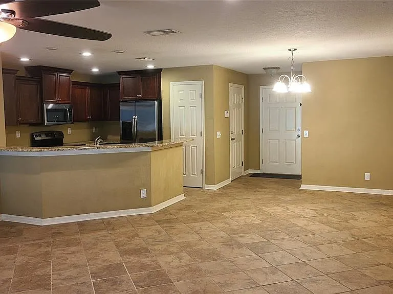 2914 Royal Tuscan Ln — Photo 13