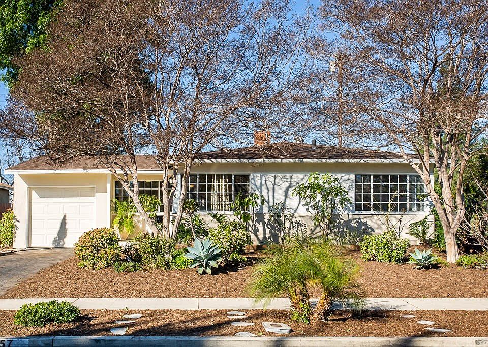 1st image of 7457 Amestoy Ave