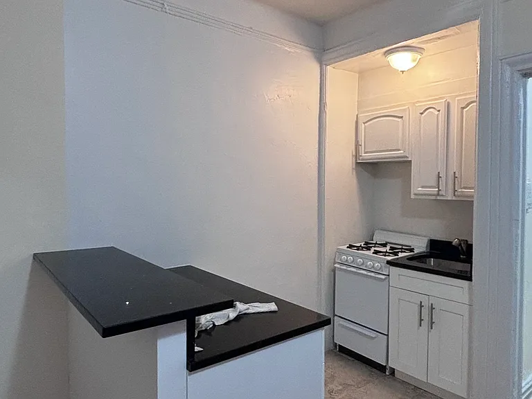 118-70 Metro Ave #2B — Photo 1