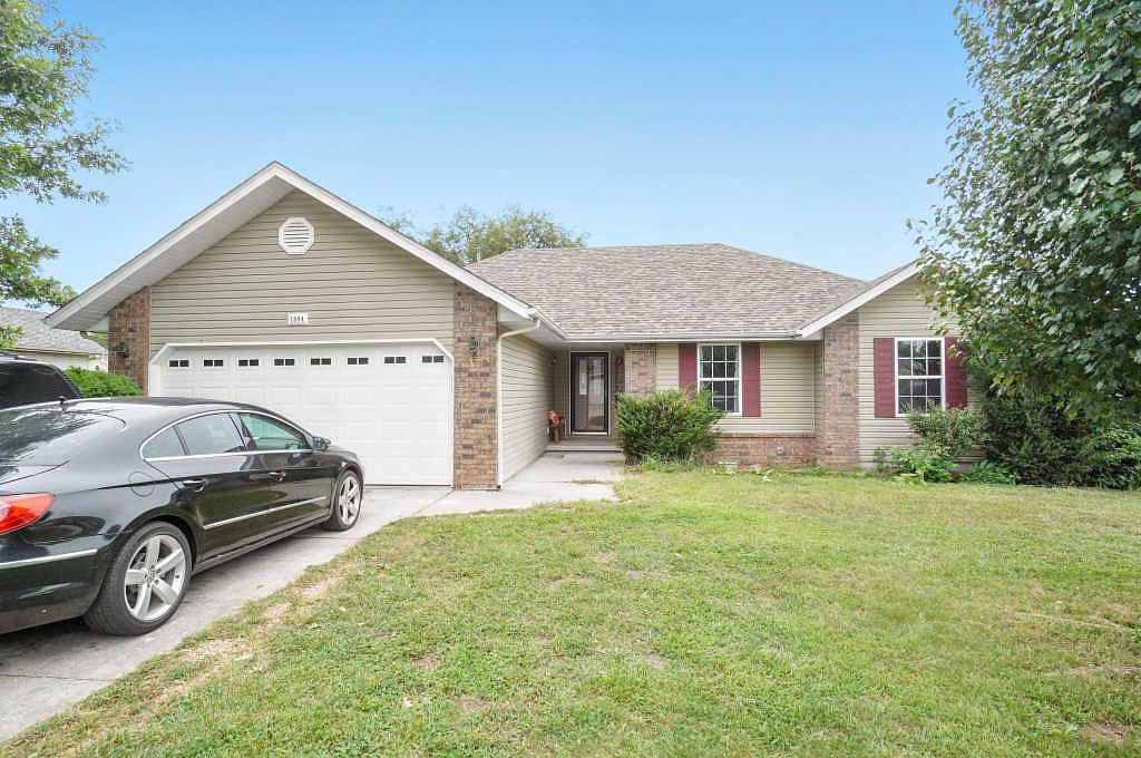 1804 E Summit St, Republic, MO 65738 Zillow