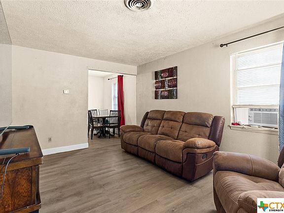 4th image of 1602 Greenwood Ave