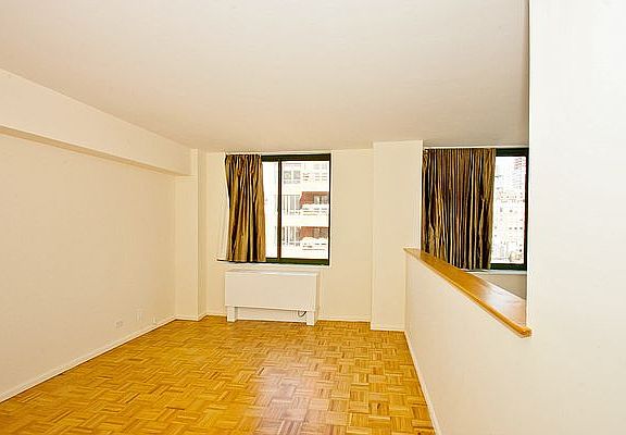 5th image of 275 Greenwich St APT 10M