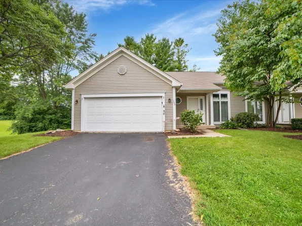 1098 1st St, Batavia, IL 60510