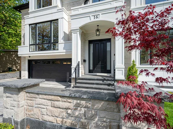 16 Ballyronan Rd, Toronto, ON M3B 1V1