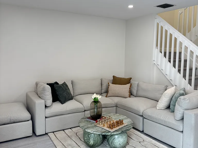 4453 SW 11th Pl — Photo 7