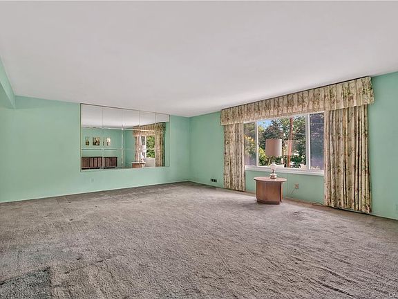 2nd image of 33 Maria Ln