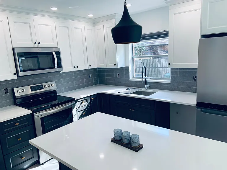 415 High View Ln #415 — Photo 2